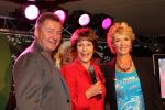 Volendam, 8 September 2010
Uitreiking nieuwe CD van Jan Keizer & Anny Schilder
Mies Bouwman met Jan Keizer en Anny Schilder
Foto Peter Smulders BV