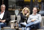 Amsterdam 1 september 2010
Patricia Paay met vriend Nicky v Dam en zijn vader op terras.
Peter Smulders bv