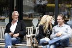 Amsterdam 1 september 2010
Patricia Paay met vriend Nicky v Dam en zijn vader op terras.
Peter Smulders bv
