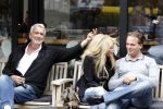 Amsterdam 1 september 2010
Patricia Paay met vriend Nicky v Dam en zijn vader op terras.
Peter Smulders bv