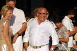 Ibiza 13 en 14 juli 2010
Johnny Heitinga en Charlotte Sophie trouwen op ibiza. Ze vliegen met een prive vliegtuig na de huldiging naar ibiza. Pierre Zenden met zijn vrouw
Peter Smulders bv