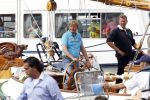 Amsterdam 21 augustus 2010
Prins Willem Alkexander met de groende Draeck bij sail. Prinses Maxima Prinses Amalia Ariane en Alexia zijn er ook bij. Ook is er een kindermeisje bij. Ze voeren onder begeleiding van meerdere politie boten
Peter Smulders bv