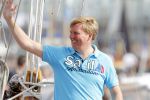 Amsterdam 21 augustus 2010
Prins Willem Alkexander met de groende Draeck bij sail. Prinses Maxima Prinses Amalia Ariane en Alexia zijn er ook bij. Ook is er een kindermeisje bij. Ze voeren onder begeleiding van meerdere politie boten
Peter Smulders bv