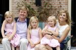 Wassernaar 5 juni 2010
Fotouurtje met Prinses Maxima Amalia Alexia Ariane en Prins Willem Alexander in de tuin van hun huis op de Horsten.
Peter Smulders bv