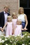 Wassernaar 5 juni 2010
Fotouurtje met Prinses Maxima Amalia Alexia Ariane en Prins Willem Alexander in de tuin van hun huis op de Horsten.
Peter Smulders bv