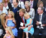Tiel, 11 September 2010
50e maal FruitCorso met als gasten
Prins Willem Alexander, Prinses Maxima, Prinses Amalia, Prinses Alexia en Prinses Ariane
Foto Peter Smulders BV
