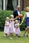 Wassernaar 5 juni 2010
Fotouurtje met Prinses Maxima Amalia Alexia Ariane en Prins Willem Alexander in de tuin van hun huis op de Horsten.
Peter Smulders bv