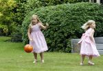 Wassernaar 5 juni 2010
Fotouurtje met Prinses Maxima Amalia Alexia Ariane en Prins Willem Alexander in de tuin van hun huis op de Horsten.
Peter Smulders bv