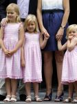 Wassernaar 5 juni 2010
Fotouurtje met Prinses Maxima Amalia Alexia Ariane en Prins Willem Alexander in de tuin van hun huis op de Horsten.
Peter Smulders bv