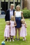 Wassernaar 5 juni 2010
Fotouurtje met Prinses Maxima Amalia Alexia Ariane en Prins Willem Alexander in de tuin van hun huis op de Horsten.
Peter Smulders bv