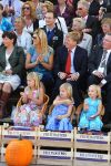 Tiel, 11 September 2010
50e maal FruitCorso met als gasten
Prins Willem Alexander, Prinses Maxima, Prinses Amalia, Prinses Alexia en Prinses Ariane
Foto Peter Smulders BV