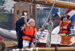 Amsterdam 21 augustus 2010
Prins Willem Alkexander met de groende Draeck bij sail. Prinses Maxima Prinses Amalia Ariane en Alexia zijn er ook bij. Ook is er een kindermeisje bij. Ze voeren onder begeleiding van meerdere politie boten
Peter Smulders bv