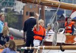 Amsterdam 21 augustus 2010
Prins Willem Alkexander met de groende Draeck bij sail. Prinses Maxima Prinses Amalia Ariane en Alexia zijn er ook bij. Ook is er een kindermeisje bij. Ze voeren onder begeleiding van meerdere politie boten
Peter Smulders bv