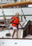 Amsterdam 21 augustus 2010
Prins Willem Alkexander met de groende Draeck bij sail. Prinses Maxima Prinses Amalia Ariane en Alexia zijn er ook bij. Ook is er een kindermeisje bij. Ze voeren onder begeleiding van meerdere politie boten
Peter Smulders bv