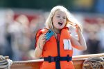 Amsterdam 21 augustus 2010
Prins Willem Alkexander met de groende Draeck bij sail. Prinses Maxima Prinses Amalia Ariane en Alexia zijn er ook bij. Ook is er een kindermeisje bij. Ze voeren onder begeleiding van meerdere politie boten
Peter Smulders bv