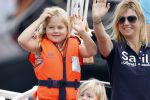 Amsterdam 21 augustus 2010
Prins Willem Alkexander met de groende Draeck bij sail. Prinses Maxima Prinses Amalia Ariane en Alexia zijn er ook bij. Ook is er een kindermeisje bij. Ze voeren onder begeleiding van meerdere politie boten
Peter Smulders bv
