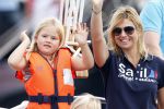 Amsterdam 21 augustus 2010
Prins Willem Alkexander met de groende Draeck bij sail. Prinses Maxima Prinses Amalia Ariane en Alexia zijn er ook bij. Ook is er een kindermeisje bij. Ze voeren onder begeleiding van meerdere politie boten
Peter Smulders bv