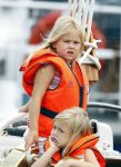 Amsterdam 21 augustus 2010
Prins Willem Alkexander met de groende Draeck bij sail. Prinses Maxima Prinses Amalia Ariane en Alexia zijn er ook bij. Ook is er een kindermeisje bij. Ze voeren onder begeleiding van meerdere politie boten
Peter Smulders bv