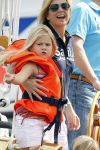 Amsterdam 21 augustus 2010
Prins Willem Alkexander met de groende Draeck bij sail. Prinses Maxima Prinses Amalia Ariane en Alexia zijn er ook bij. Ook is er een kindermeisje bij. Ze voeren onder begeleiding van meerdere politie boten
Peter Smulders bv