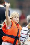 Amsterdam 21 augustus 2010
Prins Willem Alkexander met de groende Draeck bij sail. Prinses Maxima Prinses Amalia Ariane en Alexia zijn er ook bij. Ook is er een kindermeisje bij. Ze voeren onder begeleiding van meerdere politie boten
Peter Smulders bv