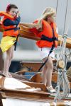 Amsterdam 21 augustus 2010
Prins Willem Alkexander met de groende Draeck bij sail. Prinses Maxima Prinses Amalia Ariane en Alexia zijn er ook bij. Ook is er een kindermeisje bij. Ze voeren onder begeleiding van meerdere politie boten
Peter Smulders bv