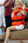 Amsterdam 21 augustus 2010
Prins Willem Alkexander met de groende Draeck bij sail. Prinses Maxima Prinses Amalia Ariane en Alexia zijn er ook bij. Ook is er een kindermeisje bij. Ze voeren onder begeleiding van meerdere politie boten
Peter Smulders bv