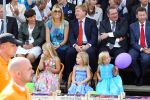 Tiel, 11 September 2010
50e maal FruitCorso met als gasten
Prins Willem Alexander, Prinses Maxima, Prinses Amalia, Prinses Alexia en Prinses Ariane
Foto Peter Smulders BV