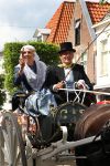 Joure, 28 Juli 2010
Rinrijderij ( ringsteken ) met het friese tuigpaard in authentieke sjezen.
De mensen zijn gekleed in 19e eeuws Friese kleding en zij strijden tenslotte om de Zilveren Zweep
Foto Peter Smulders BV