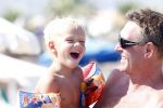 Robin Bravenboer met zoon  op Ibiza.
Peter Smulders bv