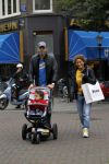 Amsterdam 15 september 2010
Ruud en Aafke de Wild met hun zoon Johnny aan het winkelen.
Peter Smulders bv