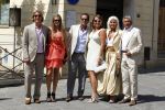 Sienna 17 juli 2010
Yolanthe Cabau v Kasbergen en Wesley Sneijder trouwen in Italie. Steinar Dietz met vriendin Johan Westermeijer met zijn vrouw en Sjaak Swart met vrouw
Peter Smulders bv