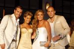 Ibiza 13 en 14 juli 2010
Johnny Heitinga en Charlotte Sophie trouwen op ibiza. Ze vliegen met een prive vliegtuig na de huldiging naar ibiza.
Peter Smulders bv