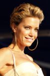 Ibiza 13 en 14 juli 2010
Johnny Heitinga en Charlotte Sophie trouwen op ibiza. Ze vliegen met een prive vliegtuig na de huldiging naar ibiza.
Peter Smulders bv