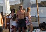 Ibiza 29 juli 2010
Victor Reinier met vriendin op vakantie op ibiza.
Peter Smulders bv