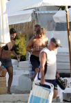 Ibiza 29 juli 2010
Victor Reinier met vriendin op vakantie op ibiza.
Peter Smulders bv