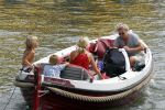 Weesp 3 juli 2010
Wendy v Dijk met Sem en Lizzy en Erland Galjaard op terras en op de boot.
Peter Smulders bv