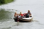 Weesp 3 juli 2010
Wendy v Dijk met Sem en Lizzy en Erland Galjaard op terras en op de boot.
Peter Smulders bv