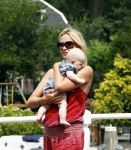 Weesp 3 juli 2010
Wendy v Dijk met Sem en Lizzy en Erland Galjaard op terras en op de boot.
Peter Smulders bv