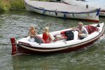 Weesp 3 juli 2010
Wendy v Dijk met Sem en Lizzy en Erland Galjaard op terras en op de boot.
Peter Smulders bv