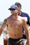 Ibiza 29 juli 2010
Yolanthe Sneijder Cabau en Wesley Sneijder vieren een gedeelte van hun huwelijksreis met vrienden op ibiza.
Peter Smulders bv