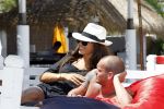 Ibiza 29 juli 2010
Yolanthe Sneijder Cabau en Wesley Sneijder vieren een gedeelte van hun huwelijksreis met vrienden op ibiza.
Peter Smulders bv
