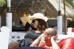 Ibiza 29 juli 2010
Yolanthe Sneijder Cabau en Wesley Sneijder vieren een gedeelte van hun huwelijksreis met vrienden op ibiza.
Peter Smulders bv