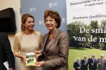 Den Haag 12 september 2011
Presentatie boek Annemarie Gualtherie van Weezel in nieuwspoort. Prins Carlos en Prinses irene zijn aanwezig als mede haat ouders. Neelie Kroes ontvangt het eerste boek in nieuwspoort.
Peter Smulders bv