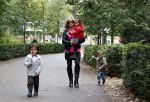 Amsterdam 17 september 2011
Connie Breukhoven met al haar 4 kleinkinderen in het vondelpark.
Peter Smulders bv