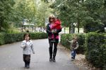Amsterdam 17 september 2011
Connie Breukhoven met al haar 4 kleinkinderen in het vondelpark.
Peter Smulders bv
