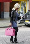Amsterdam 31 augustus 2011
Connie Breukhoven en Petra Boots doen boodschappen op de cornelis schuytstraat.
Peter Smulders bv