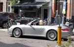 Amsterdam 25 augustus 2011
Danielle Overgaag doet boodschappen op de cornelis schuytstraat met haar porsche 911 cabrio.
Peter Smulders bv