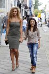 Amsterdam 4 september 2011
Grazia PC Catwalk op de pc hooftstraat. Fajah Lourens met dochter
Peter Smulders bv