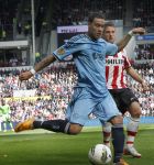 Eindhoven, 18 September 2011
PSV-AJAX, eindstand 2-2 Kompetitie  Seizoen 2011-2012
Gregory v d Wiel in duel met Dries Mertens
Foto Peter Smulders BV