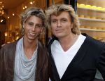 Amsterdam 5 september 2011
Premiere double trouble in tuschinski. hans Klok met vriend James en zijn familie
Peter Smulders bv